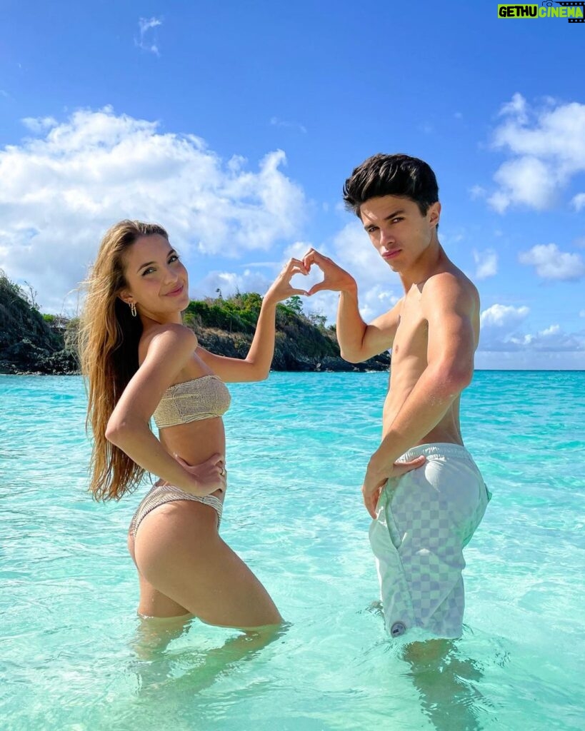 Brent Rivera Instagram - How girls take pictures at the beach 🏝😂 Saint Thomas, US Virgin Islands