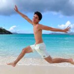 Brent Rivera Instagram – How girls take pictures at the beach 🏝😂 Saint Thomas, US Virgin Islands
