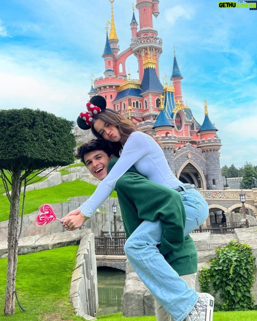 Brent Rivera Instagram - Bonjour Paris 🇫🇷😍 Disneyland Paris