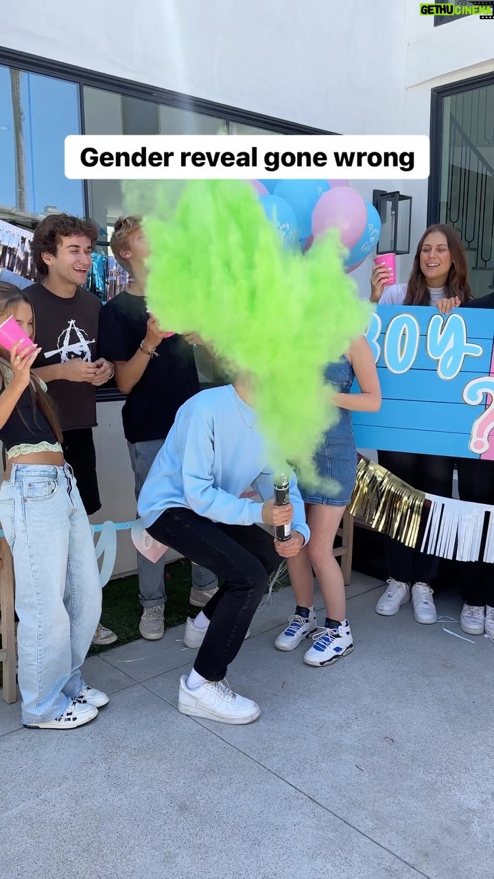 Brent Rivera Instagram - This is awkward..🤔