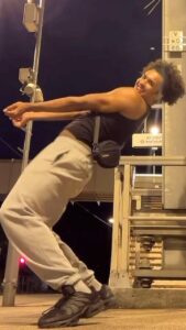Brett Sewell Instagram - DC - @brettsewell_ 🌞 #rhianna #dance #viral #london