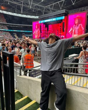 Brett Sewell Instagram - @kylieminogue X #CapitalSummerTimeBall 🖤

Beyond grateful for this epic opportunity! Dancing for @kylieminogue has always been a top dream of mine! I remember screaming “Can’t Get You Out Of My Head” when I was 9 in every car journey haha, just beyond grateful for this beautiful moment! Thank you @dancersincworld for this incredible opportunity! Full of gratitude. Love to the WHOLE team. 

Show creative - #elizabethhonan 
Choreography - @ayhollywood 
Artist Creative - @ariesmoross 
Assistant - @jakeleigh__ 
Agency- @dancersincworld 

#PADAM #kylieminogue