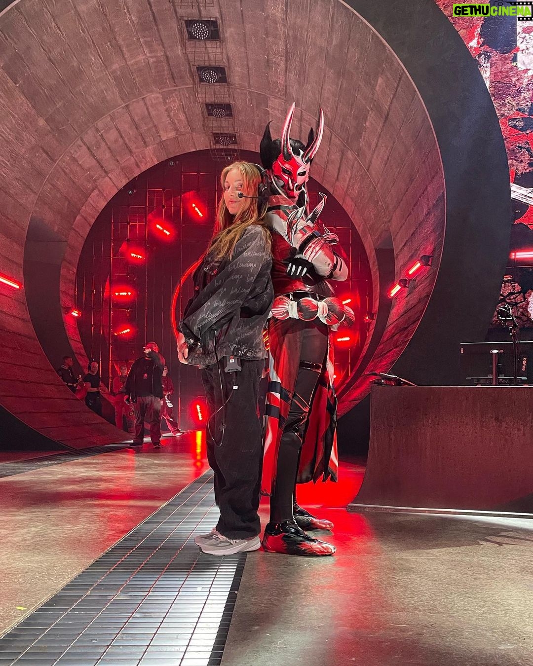 Brett Sewell Instagram - @leagueoflegends / YONE.😈 The last 2 weeks have been a blast! Super grateful for this experience! Thank you @amckdance I appreciate y’all! I had a epic time on this one with so many amazing people! Love! Huge thank you to @aclark_4 you are the best and I’m just so thankful. Nothing but love for you and another amazing experience shared! Thank you for trusting me with YONE! your fruit ninja for life lol Big thank you to @danivitale loved being part of this performance! Thanks to the incredible creative team behind this opening ceremony! Hair, make up, costume and all of production! Special thanks to @athenalawton for making me look and feel so amazing! She’s the magic behind this incredible piece of art that I’m wearing. A great end to the week! X Copper Box Arena