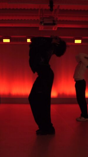 Brett Sewell Instagram - @janetjackson will ALWAYS make me feel something! This class was so special! 🫶🏽

Thank you always @deananthlee love you so much! 

Dancing with my bros @kieran_curtin @bradleysalter 

#janetjackson #if