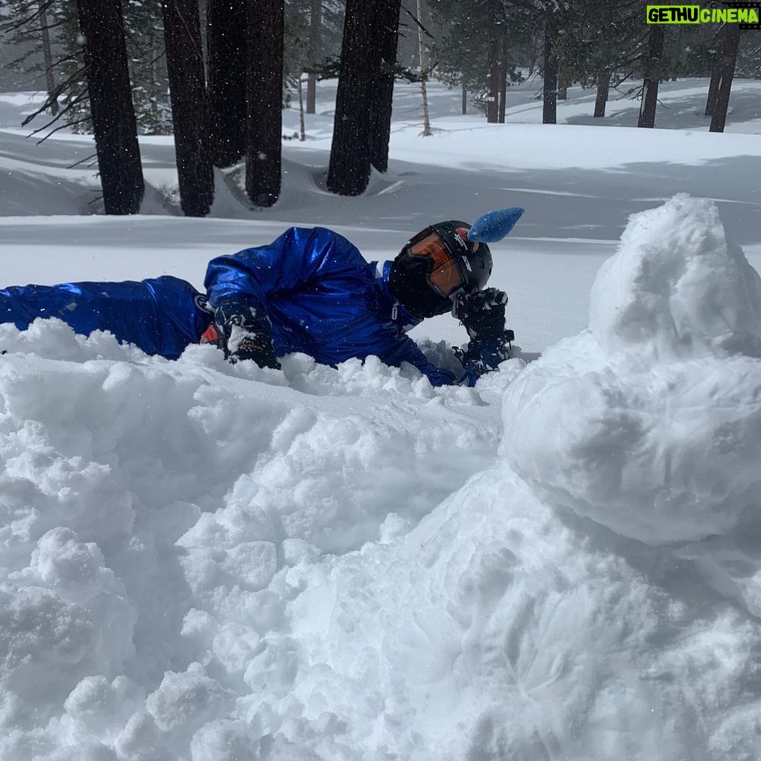 Brian Holden Instagram - My first time ever snowboarding on a real mountain! 🏂🗻 A few weeks ago I flew out to CA and visited Mammoth Mt. with my buds for a couple days of absolutely righteous gnar! It was amazing because I’ve never boarded on a mountain like that before, and also they broke their ALL-TIME record for snow fall while we were there! Anyway, it’s looking like it’s going to be in the 70’s next week in Chicago, so I gotta post these while it’s still seasonally appropriate! Mammoth Mountain