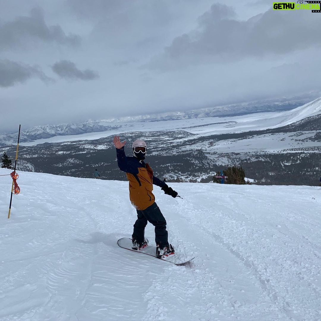 Brian Holden Instagram - My first time ever snowboarding on a real mountain! 🏂🗻 A few weeks ago I flew out to CA and visited Mammoth Mt. with my buds for a couple days of absolutely righteous gnar! It was amazing because I’ve never boarded on a mountain like that before, and also they broke their ALL-TIME record for snow fall while we were there! Anyway, it’s looking like it’s going to be in the 70’s next week in Chicago, so I gotta post these while it’s still seasonally appropriate! Mammoth Mountain
