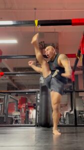 Brian Le Instagram - ⛩ 武館⛩‼️ENTER THE 37TH FUCKIN CHAMBER!!! 👹🐺🔥THIS ONE REQUIRES ABANDONING THE FORM!! 😡🐲🐲 MARTIAL ARTS UNTIL THE DEATH OF ME 🔥🔥🔥👹👹👹 @andyle_official @dmah_mc #MARTIALCLUB • • • • • • • #martialarts #martialartstraining #martialartstricking #tricking #kicking #martialartslifestyle #flexible #roundhousekick #acrobatics #highkick #highkicks #facekick #sidekick #taekwondo #taekwondolife #taekwondotraining #wtftaekwondo #thaiboxing #muaythai #muayboran #tonyjaa #mixedmartialarts #scottadkins #boloyeung #undisputed #capoeira Little Saigon--West Minister, CA