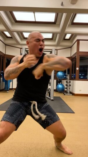 Brian Le Instagram - ⛩ 武館⛩ ABANDON THE FORM!!! OBEY THE PRINCIPLES WITHOUT BEING BOUND BY THEM 🥊🔥MARTIAL ARTS UNTIL THE DEATH OF ME!!! 👹🐺👹🐺🔥🔥🔥🔥
•
•
•
•
•
•
•
•
•
#martialarts #martialartslifestyle #martialartstraining #martialartslife #martialartsathletes #martialarts__videos #boxingdrills #boxingworld #boxinglifestyle #ironmiketyson #miketyson #muaythaitraining #muaythaifighter #muayboran #scottadkins #donnieyen #tonyjaa #kickboxingtraining #kickboxinglife #punchingbag #shadowboxing #shadowbox #undipsuted #boloyeung