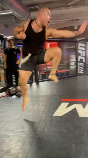 Brian Le Instagram - ⛩ 武館⛩‼️BACK HOME IN THE 714 LITTLE SAIGON SHAOLIN!!! 👐👐 I CAN TRAIN ANYWHERE CAUSE THE WARRIOR SPIRIT FOLLOWS!!! BUT ENVIRONMENT IS SO IMPORTANT!!AND GATDAM IT FEELS GOOD TO POP OFF AGAIN IN THE HOME GYM!!! YEYYEE RHEEEEE 👹🐺🔥👹🐺🔥🔥🔥@dmah_mc @andyle_official @yungdrunkenbastarddang @ayeyorobo @d.y._sao @phymandang 
•
•
•
•
•
•
•

•
#martialarts #martialartstraining #martialartstricking #tricking #kicking #martialartslifestyle #flexible #roundhousekick #acrobatics #highkick #highkicks #facekick #sidekick #taekwondo #taekwondolife #taekwondotraining #taekwondowtf #wtftaekwondo #thaiboxing #muaythai #muayboran #tonyjaa #ufcgymhuntingtonbeach #mixedmartialarts #scottadkins #boloyeung #undisputed #capoeira