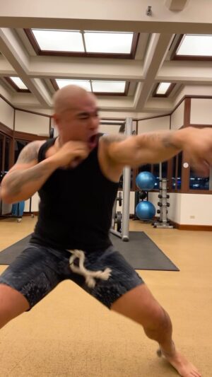 Brian Le Instagram - ⛩ 武館⛩ GRATEFUL FOR THE LIFE I LIVE!!!😁❤️🔥 INSPIRED AND LEARNING NEW THINGS EVERYDAY!!👹🐺💀🔥🔥🔥🔥🔥
•
•
•
•
•
•
•
•
#martialarts #martialartslife #martialartstraining #martialartstricking #highkick #kicking #sidekick #roundhouse #roundhousekick #facekick #muayboran #muaythaifighter #taekwondotraining #capoeiralife #capoeira #donnieyen #tonyjaa #scottadkins #backflips #jackiechanstyle #kungfu