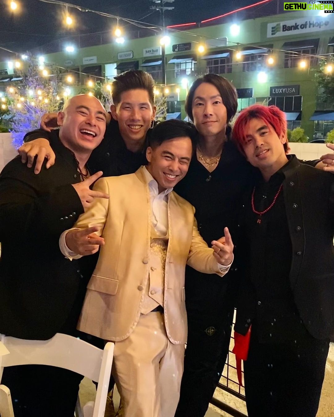 Brian Le Instagram - THANK YOU @eastwestplayers FOR AN AMAZING NIGHT!! Had a BLAST throwin with my Martial brothers @dmah_mc @andyle_official Martial Arts cypher Wu Tang style👐 ⚔️ being in the company of friends, family ❤️🙏 Also surreal to see my parents @xuyentule and Michelle in the same room and how genuine they are to eachother 🤯 Our parentals fed us all the Michelle Yeoh movies and we learned a lot from them! Forever grateful🙏 #eastwestgala #michelleyeoh #martialclub THANK YOU @chinesepirate_ @ajrafael FOR COORDINATING WITH US HUGE SHOUTOUT TO @sthanlee @mpalmaphoto FOR CAPTURING SUCH MEMORABLE MOMENTS 📸🙏 ALSO TO MARTIAL CLUB FAMILY WHO HELPED BRING OUR EWP VIDEO TO LIFE @josephle_art @d.y._sao @j_flips @tristan.tern @racheltran @brandonchun90 @mikekimcomedy @yungdrunkenbastarddang @bbdoms YOU GUYS SWOOPED IN AND SAVED THE DAY! STAY TUNED 😉 . @martialclubofficial @vannesswu @tyrannosaurus.chef @kehuyquan . . . . . #everythingeverywhereallatonce #shangchi #supercop #yesmadam #royalwarriors #wingchun #reignofassasins #crouchingtigerhiddendragon #masterz #martialarts Los Angeles, California
