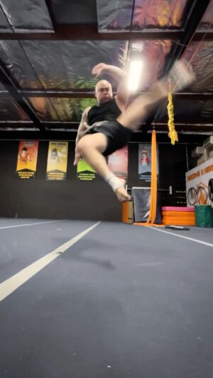Brian Le Instagram - ⛩武館⛩ WOLF WHIPS ITS TAIL 👹🐺💀🔥 TRAIN TRAIN TRAIN MARTIAL ARTS UNTIL THE DEATH OF ME!!! 🤬🤬🤬🔥🔥🔥 
🎥: @sterlingsevenholloway @ayeyorobo 🙏❤️ 
INSPIRED BY MY BROTHAS AT @martialclubofficial @andyle_official @dmah_mc @d.y._sao 
•
•
•
•
•
•
•
•
•
•
#martialarts #martialartslife #martialartstraining #martialartstricking #highkick #kicking #sidekick #roundhouse #roundhousekick #facekick #muayboran #muaythaifighter #taekwondotraining #capoeiralife #capoeira #donnieyen #tonyjaa #scottadkins #backflips #jackiechanstyle #kungfu