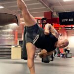 Brian Le Instagram – ⛩武館⛩ NO COMPROMISE!!! 😡🔥TRAIN TRAIN TRAINING!!! 💀👹 MARTIAL ARTS UNTIL THE DEATH OF ME!!! 🥋🐺👹🔥🐺👹🔥🔥🔥👹
•
•
•
•
•
•
•
#martialarts #martialartslife #martialartstraining #martialartstricking #highkick #kicking #sidekick #roundhouse #roundhousekick #facekick #muayboran #muaythaifighter #taekwondotraining #capoeiralife #capoeira #donnieyen #tonyjaa #scottadkins #backflips #jackiechanstyle #kungfu Shaolin