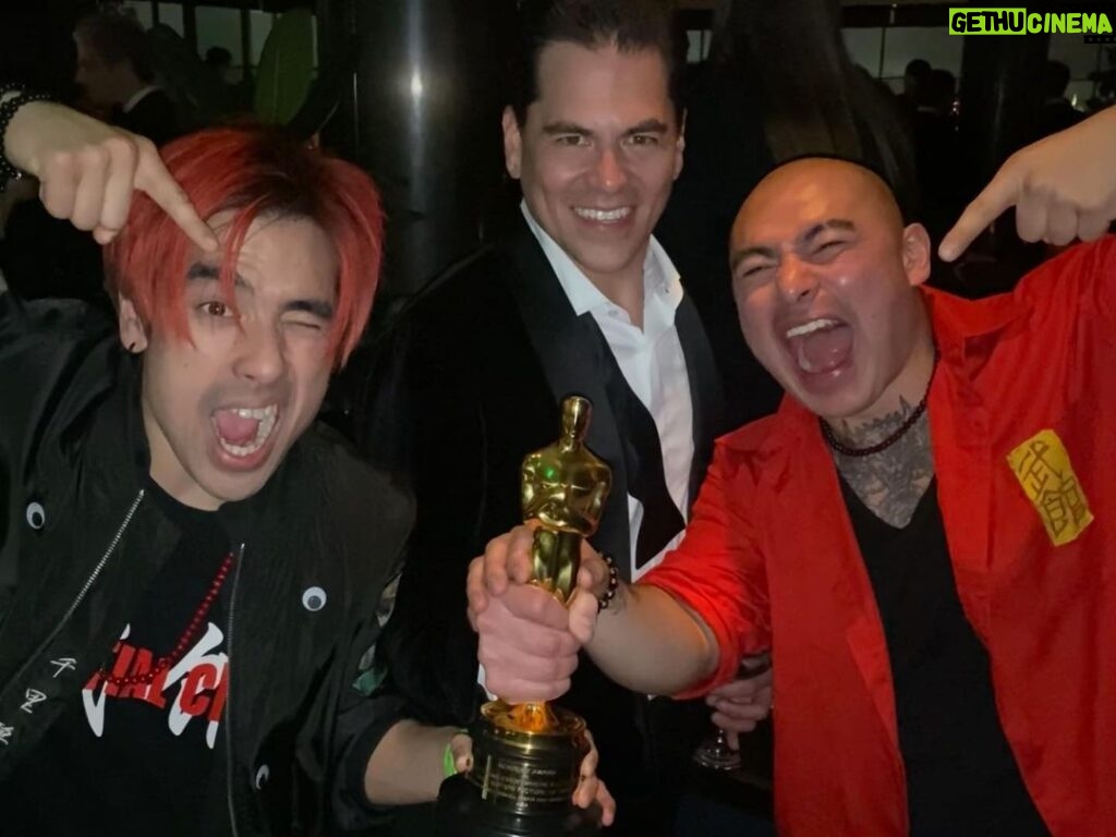 Brian Le Instagram - #OSCARS2023 🎬🏆 ⛩ 武館⛩ MY CUHZZZZ 👐@everythingeverywheremovie WINS 7 OSCARS THIS YEAR✨🤯🙌🔥🔥 I’m grateful to be a part of the journey 🙏 and I’m so proud to be part of the #EEAAO family!! 😊🙌❤️ THIS IS JUST THE BEGINNING FOR @martialclubofficial KUNG FU RENAISSANCE RIGHT HERE KEEP IT HK STYLE FOREVER 🐲🔥🐲🔥🐲🔥 Oscars