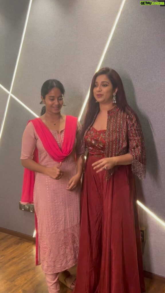 Brigida Instagram - Omgggggg!🥹🙈💕💕💕💕 Just look at me how I’m feeling in this video. That’s all to say…🥹💕 Thanks you queennnn @shreyaghoshal ma’am! 🥹💕 The way she made me feel….omggg💕 Such a sweet soul and an inspiring person! Thanks to the universe!🌎🙏🏽 For all the great things which i got and still getting in my life. Last but not the least, to all my followers and supporters,because of u people im here. I really want your love always and forever…🫂💕 #loveuall #keeploving #grateful #blessed #momentstocherish The song #mayavachayava which changed my life… because of sir’s music @arrahman and The voice which gave life to the character #chilakkamma in that song is @shreyaghoshal ma’am. And who gave life to me by giving this charecter @radhakrishnan_parthiban sir. I’m always grateful!🥹💕🙏🏽