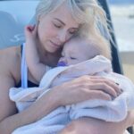 Brittany Daniel Instagram - Holiday snuggles!💗