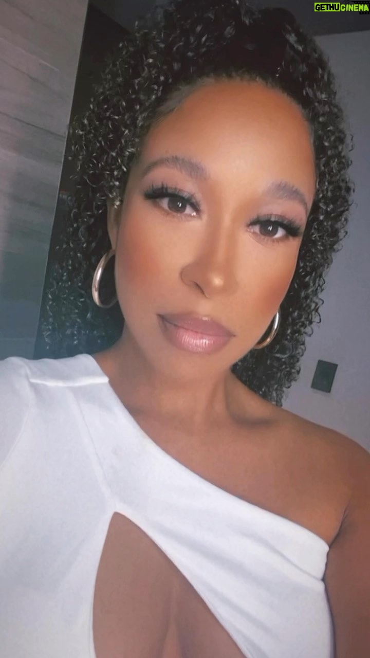 Brittany Lee Lewis Instagram - Curly hair chronicles 💛