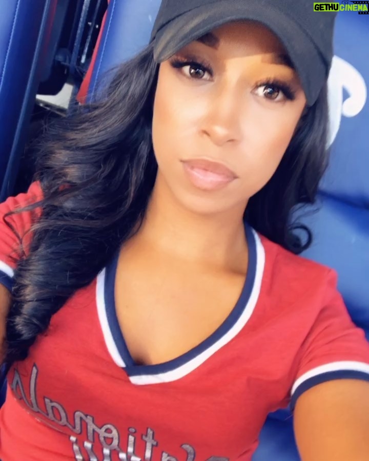 Brittany Lee Lewis Instagram - Take me out to the ball game ⚾️