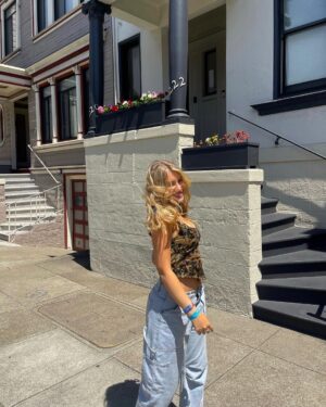 Brooke Sorenson Instagram - see ya next year !! 🌲🚞🌼