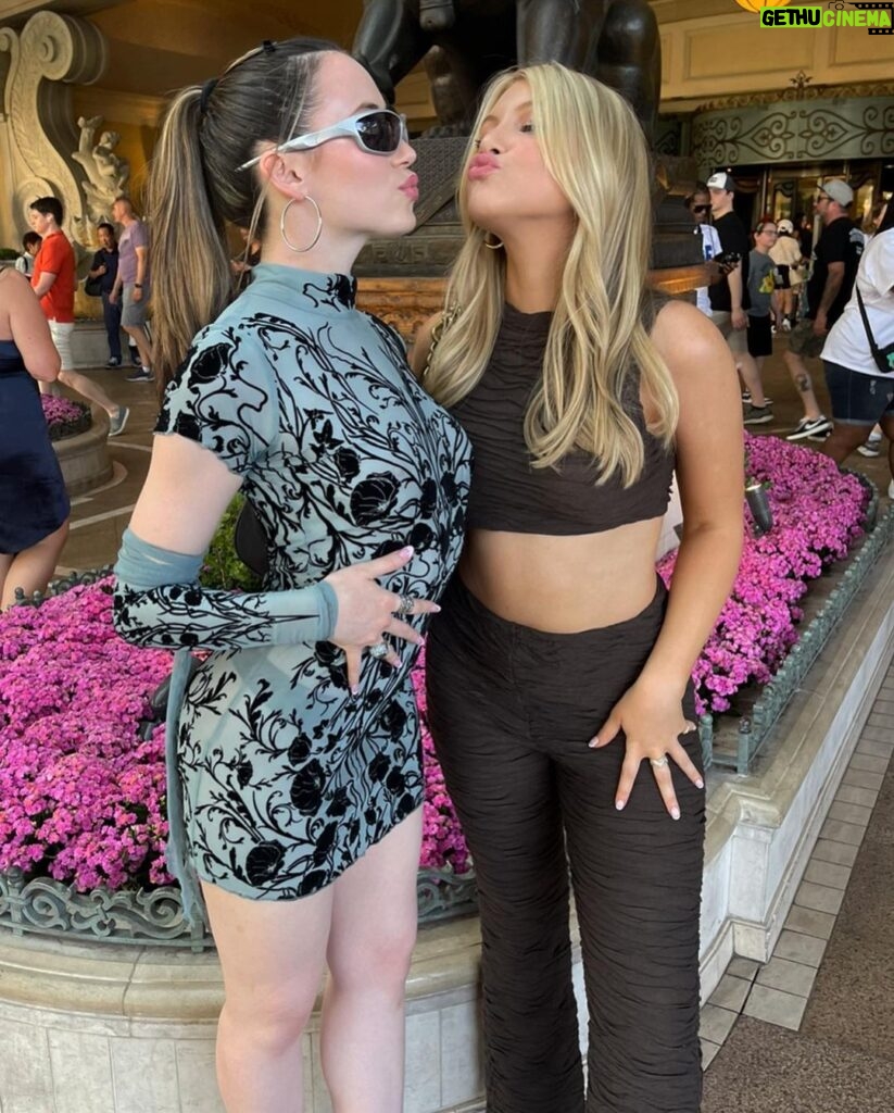 Brooke Sorenson Instagram - last weekend !! 🦩🪩 Las Vegas, Nevada