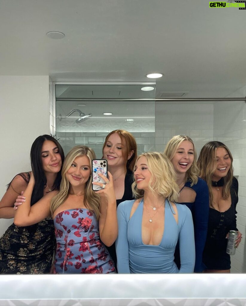 Brooke Sorenson Instagram - last weekend !! 🦩🪩 Las Vegas, Nevada