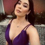 Bruna Aiiso Instagram - Que tal Laurita vestindo @coribrasil em #terraepaixão ?🥹✨ Beleza: @rosevaniasantos Hair: @patriquecarvalho Figurino: @paulahessenvan Caracterização: @gulvetemakeup Estúdios Globo