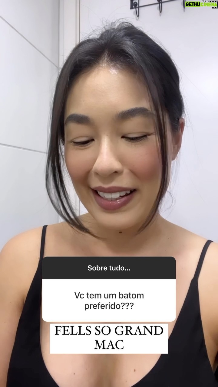 Bruna Aiiso Instagram - Respondendo as perguntas de vocês na caixinha de ontem e gostei desse vídeo, trouxe pro feed! 🫶 #batomvermelho