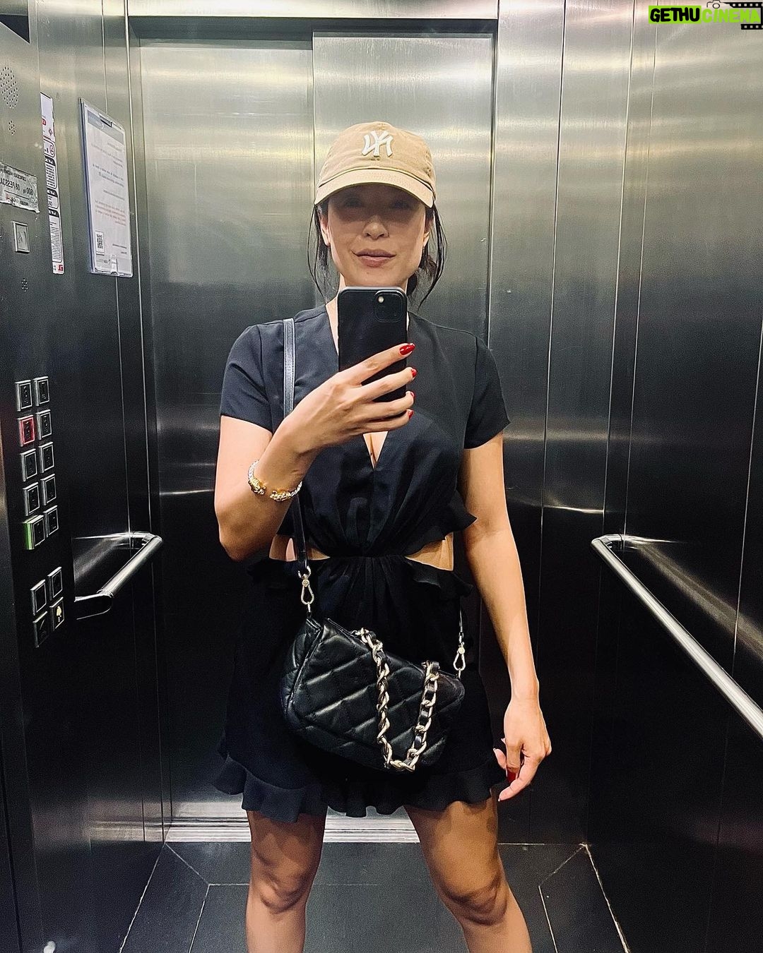 Bruna Aiiso Instagram - #photodump de elevador…rs Qual seu lookinho preferido? 🥹🫶💕 Rio de Janeiro, Rio de Janeiro