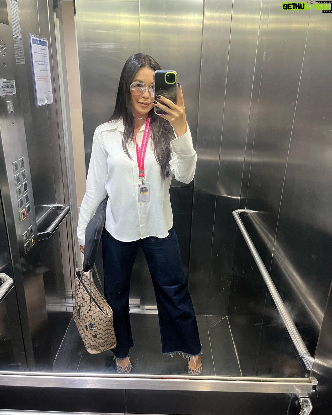 Bruna Aiiso Instagram - #photodump de elevador…rs Qual seu lookinho preferido? 🥹🫶💕 Rio de Janeiro, Rio de Janeiro