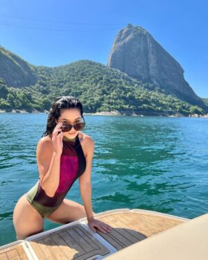 Bruna Aiiso Instagram - 💙🌊