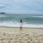 Bruna Aiiso Instagram - frente e verso 🌊 Rio de Janeiro, Rio de Janeiro