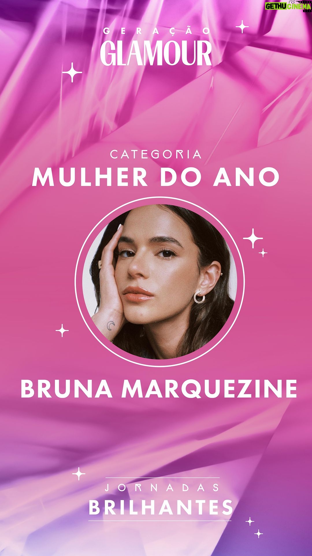 Bruna Marquezine Instagram - Nascida em Duque de Caxias, município da Baixada Fluminense do Rio de Janeiro, Bruna Marquezine mostrou seu talento para a dramaturgia com apenas sete anos de idade, quando deu vida à personagem Salete em “Mulheres Apaixonadas” (2003). De lá para cá, entre outras personagens marcantes, looks icônicos e estreia no streaming, ela firmou seu nome no mundo do entretenimento - e, neste ano, como a de Jenny de “Besouro Azul”, também começou a ganhar o mundo com o título de primeira brasileira a estrelar um filme do universo DC. Com 28 anos e uma longa jornada de sucesso pela frente, é certo que este é apenas o começo. Mal podemos esperar para ver suas próximas conquistas, @brunamarquezine! A de hoje, o de Mulher do Ano do Geração Glamour, já é sua. Acompanhe a premiação em nosso site!