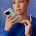 Bruna Marquezine Instagram - Dia 1 no job novo e um total de incontáveis perguntas. Cada versão minha com uma dúvida diferente mas todas elas com a certeza de que se eu parar pra pensar, o céu não é o limite. @bancopan, a embaixadora chegou! De vestido azul e tudo 💙