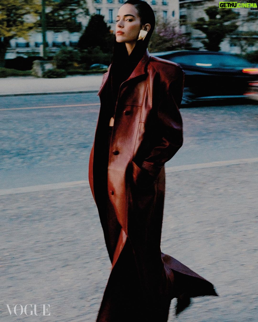 Bruna Marquezine Instagram - @voguebrasil