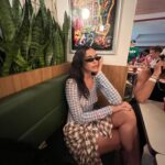 Bruna Marquezine Instagram - uns look e uns lanche