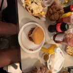 Bruna Marquezine Instagram - uns look e uns lanche