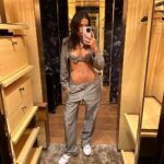 Bruna Marquezine Instagram - uns look e uns lanche