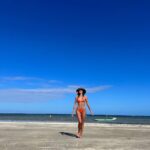 Bruna Marquezine Instagram - Eu sinto tanta saudade de espetinho de camarão, caipirinha de seriguela, praia com lua cheia e sacolé de cupuaçu…