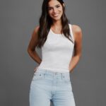 Bruna Marquezine Instagram - Tomar decisões sobre os nossos corpos e ter autonomia para planejar nossas vidas e carreiras é uma grande conquista. A campanha #LiberdadeVemDeDentro da @bayerbrasil quer promover conversas sobre essas decisões sobre nossos corpos e informar da maneira mais didática possível sobre os métodos contraceptivos de longa ação, como DIUs, que são as opções mais seguras e modernas pra a busca da liberdade e autonomia feminina! #publicidade
