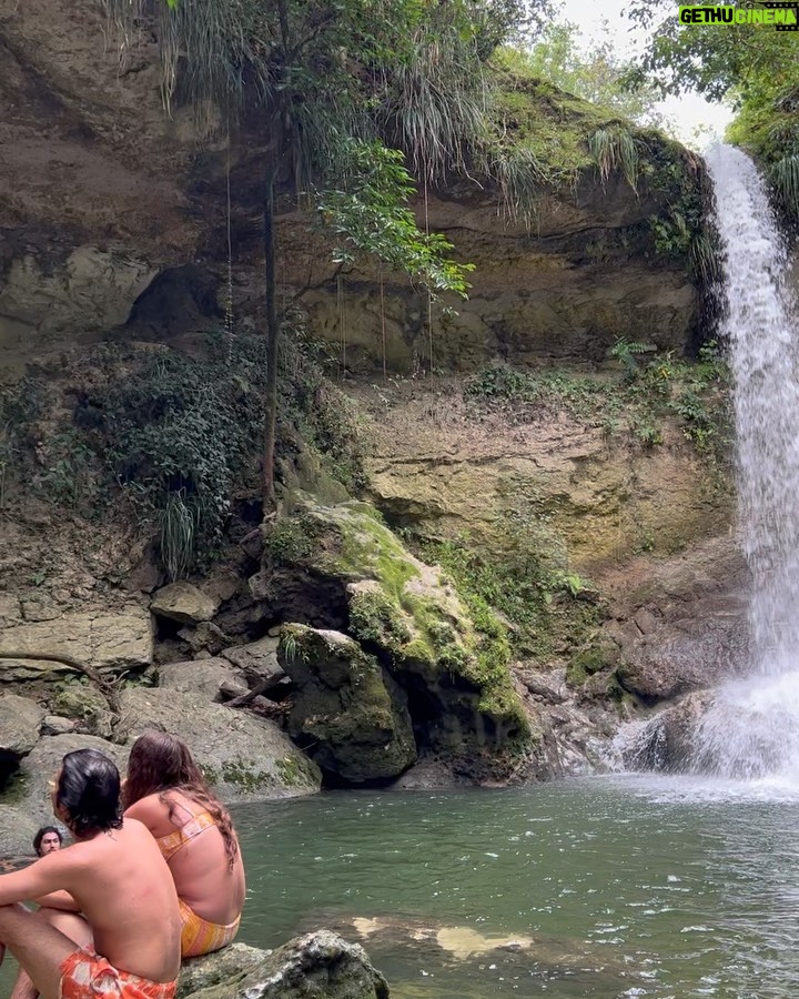 Bruna Marquezine Instagram - agora um photo dump de Puerrrrto Rrrrico (gente eu fiz um filme da DC esse ano, cês tem noção?!)