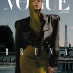 Bruna Marquezine Instagram - Poucos dias após ser fotografada para a capa da @voguebrasil, @brunamarquezine teve uma longa conversa com a diretora de conteúdo @paulimerlo e mergulhou fundo em suas memórias e intimidade. Aos 27 anos, a leonina com ascendente em Touro revelou detalhes da sua relação com a moda, que já não foi tão empolgante como é hoje, falou da família, do coração, de dinheiro e da síndrome de impostora que acompanha até uma das atrizes mais famosas do Brasil — e, agora, de Hollywood. "Fiz 17 novelas, sei da importância delas para a cultura nacional, mas queria explorar o cinema, as séries... Não podia sucumbir por causa de um desgaste e cansaço", explica. Leia a matéria completa (liberada para não assinantes) no link da bio e em vogue.com.br #BrunaNaVogue Foto: @lufreee Texto: @paulimerlo Direção de arte: @juliakoala Styling: @ritalazzarotti Beleza: @henriquem85 Produção executiva: @deialansky Produção local: @flaviak Produção de moda: @amandhagaio, @ferrarijeff, @frenchtouchofficial e @rtatsuo Assistentes de foto: @photolucasgarcia e @mat.focs Assistentes de styling: @by.gloriaffz e @mariamenezes98 Assistente de beleza: @alanleal.mua Nail artist: @nailsbymagda.s Retouch: @telhacriativa Agradecimentos: @plaza_athenee, @charlespiriou e @dorchestercollection Look: @ysl