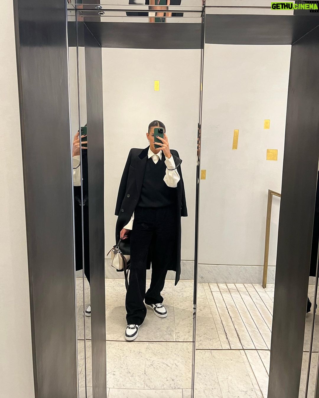 Bruna Marquezine Instagram - achei um monte de foto legal desse ano que fiquei com preguiça de postar antes e agora vou postar tudo de uma vez antes que dê meia noite