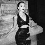 Bruna Marquezine Instagram - #tbt Paris, 28 de setembro 🦇🖤📞🐜🕶♟🕷♠️🐈‍⬛♣️