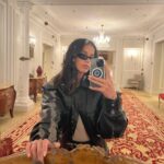 Bruna Marquezine Instagram - #tbt #dcmoments @plaza_athenee Plaza Athenee Paris