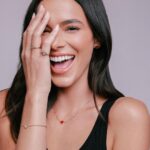 Bruna Marquezine Instagram - A heart full of happiness ♥️ @chopard #ChopardMyHappyHearts #MeMyselfandMyHappyHearts