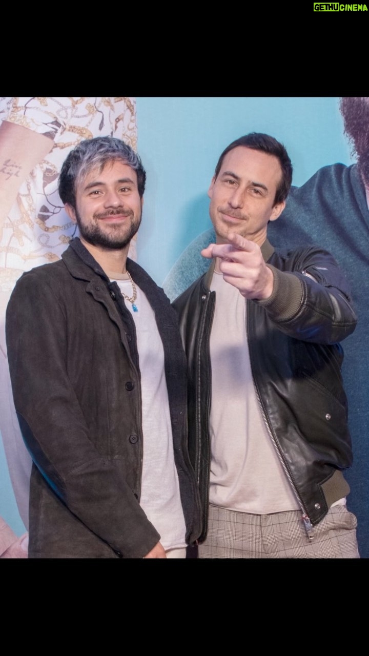 Bruno Ascenzo Instagram - Ya está en todo los cines ‘Cosas de Amigos’ y hoy es un buen día para verla! Aquí les dejo un reel con algunas imágenes de la peli y del avant premier a ver si les provoca! 🎬🎥🍿
