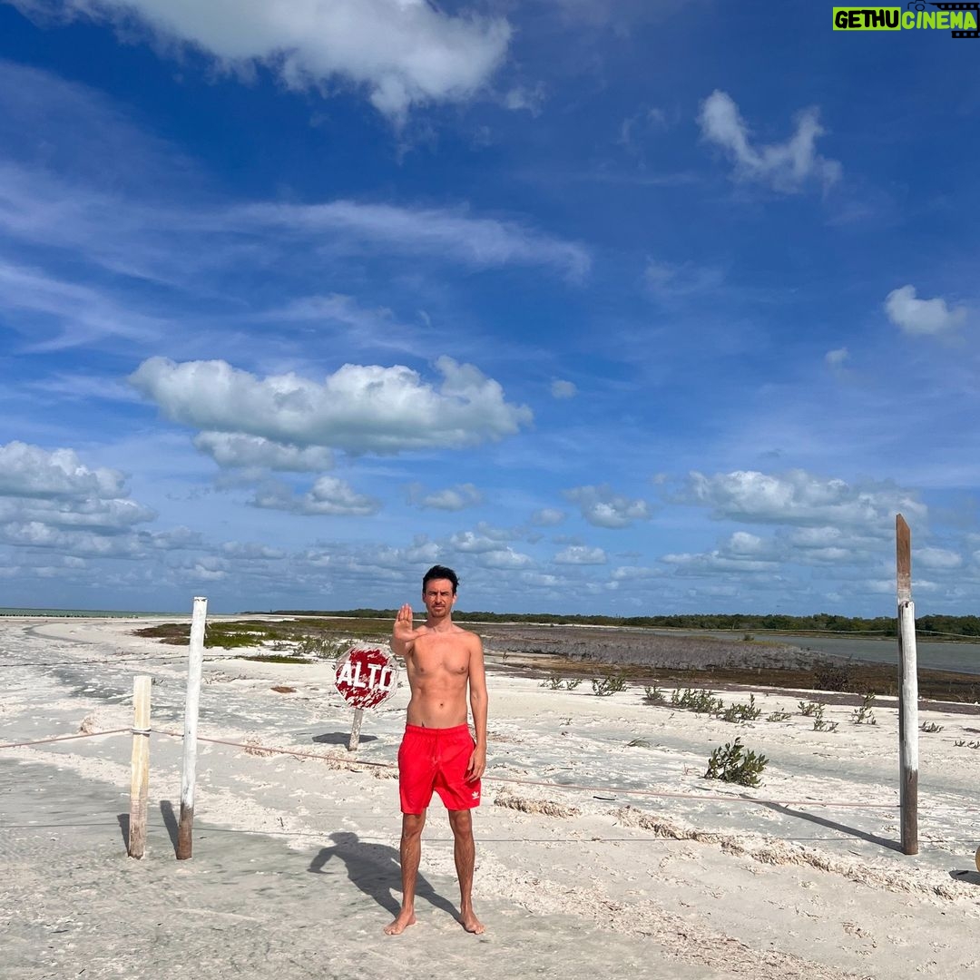 Bruno Ascenzo Instagram - Morí y desperté en el cielo. 🌞 Isla Holbox
