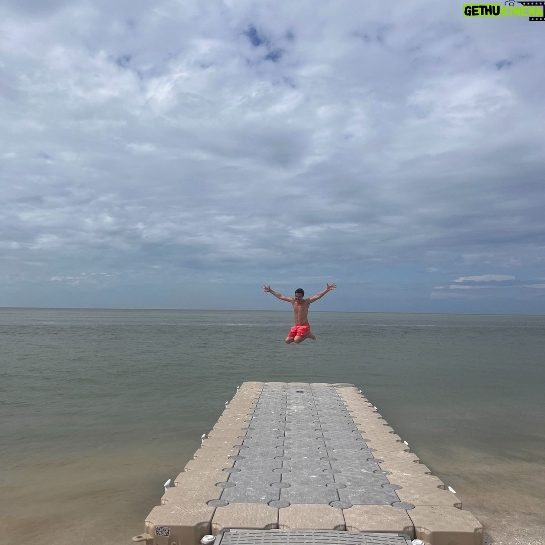 Bruno Ascenzo Instagram - Morí y desperté en el cielo. 🌞 Isla Holbox