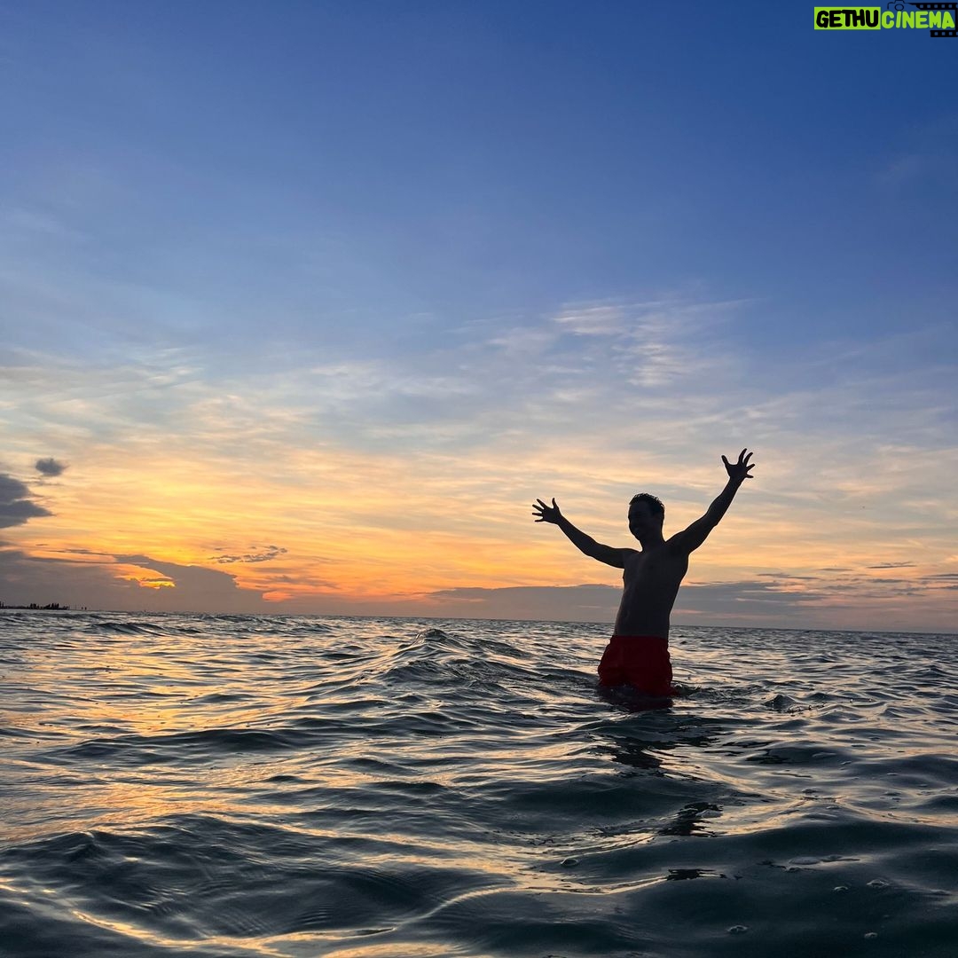 Bruno Ascenzo Instagram - Morí y desperté en el cielo. 🌞 Isla Holbox