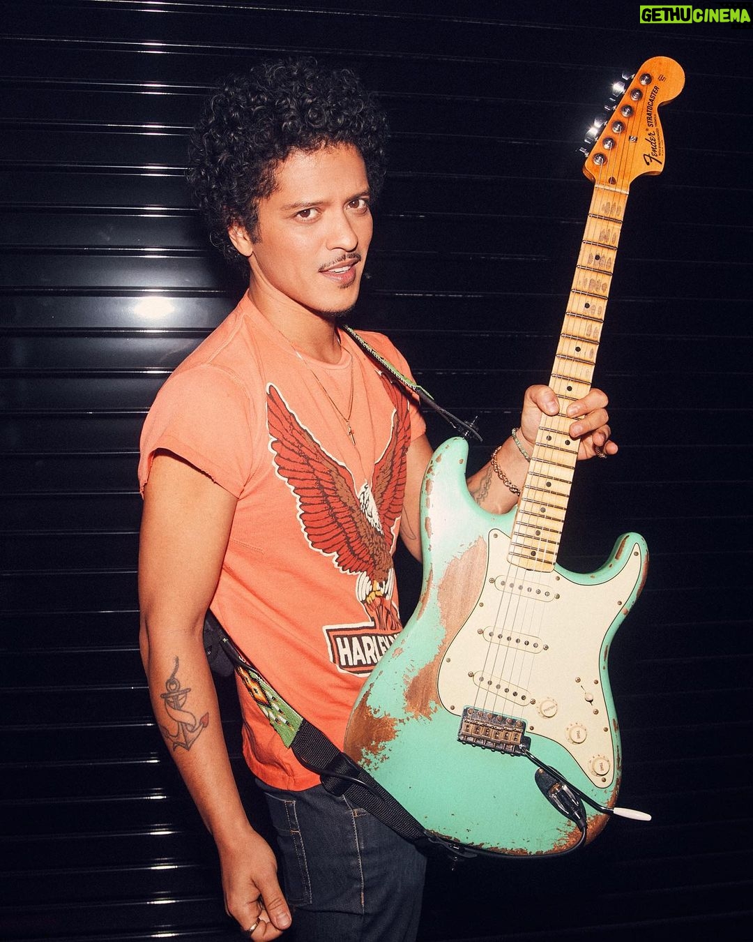 Bruno Mars - 1.2 Million Likes - sound check pose 🤘